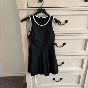 Black Sleeveless Women's active dress